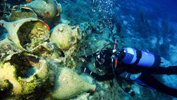 На дне Средиземного моря обнаружили древнеримский корабль